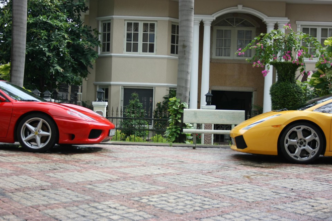 Lamborghini Gallardo v&agrave; Ferrari 360 Spider nằm trong biệt thự của Cường Đ&ocirc;-la v&agrave;o năm 2007