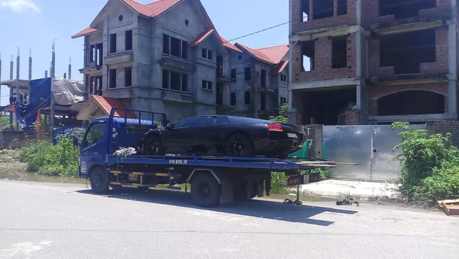 Sau khi b&aacute;n đi nhiều si&ecirc;u xe, c&aacute;c doanh nh&acirc;n Hải Ph&ograve;ng bắt đầu mua lại những chiến m&atilde; kh&aacute;c. Mới nhất l&agrave; chiếc Lamborghini Murcielago LP640