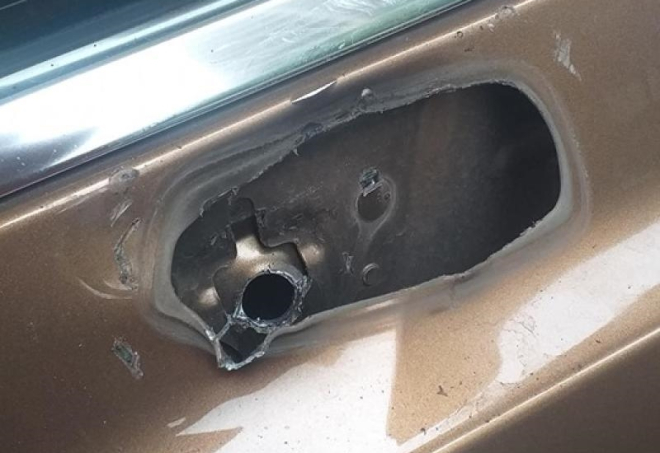 Gương chiếu hậu của Bentley Bentayga nếu thay mới c&oacute; gi&aacute; l&ecirc;n đến trăm triệu đồng