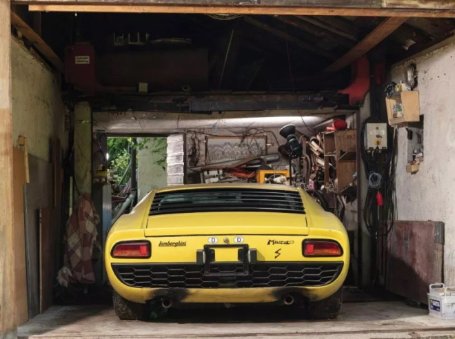 Đ&acirc;y l&agrave; một trong những chiếc Lamborghini Miura P400 S cuối c&ugrave;ng c&ograve;n nguy&ecirc;n bản