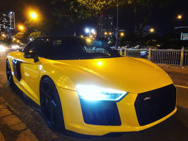 Chiếc si&ecirc;u xe Audi R8 V10 PLus n&agrave;y vẫn mang bộ m&acirc;m độ Vossen