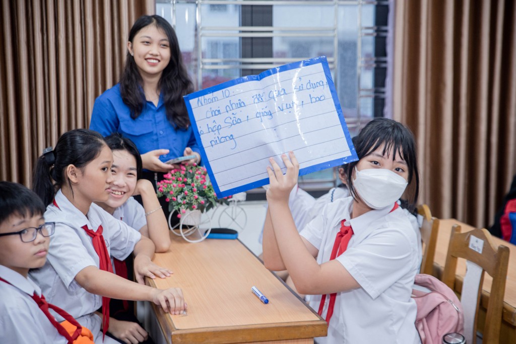 Chương tr&igrave;nh hướng tới n&acirc;ng cao &yacute; thức bảo vệ m&ocirc;i trường cho học sinh