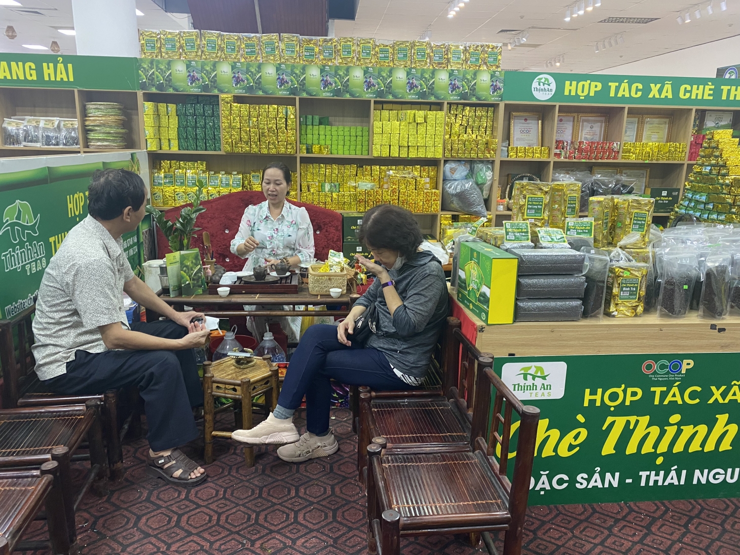 HTX Ch&egrave; Thịnh An tham gia hội chợ l&agrave;ng nghề v&agrave; sản phẩm OCOP, giới thiệu ch&egrave; ngon từ v&ugrave;ng 