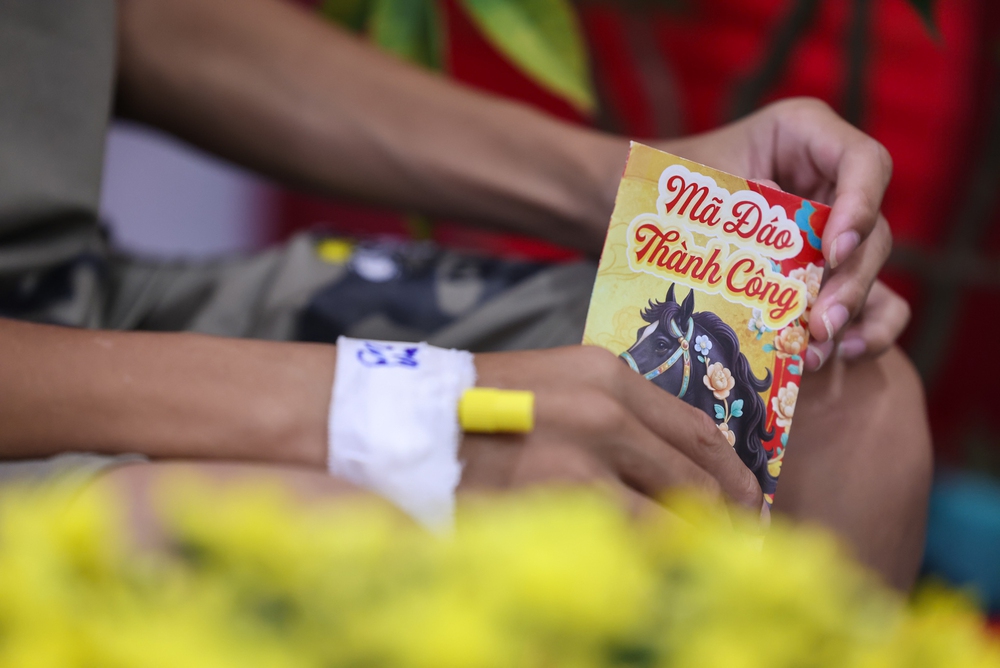 Những “màu đỏ không Tết” do Sốt xuất huyết Dengue và cuộc chiến giành lại mùa xuân - Ảnh 3.