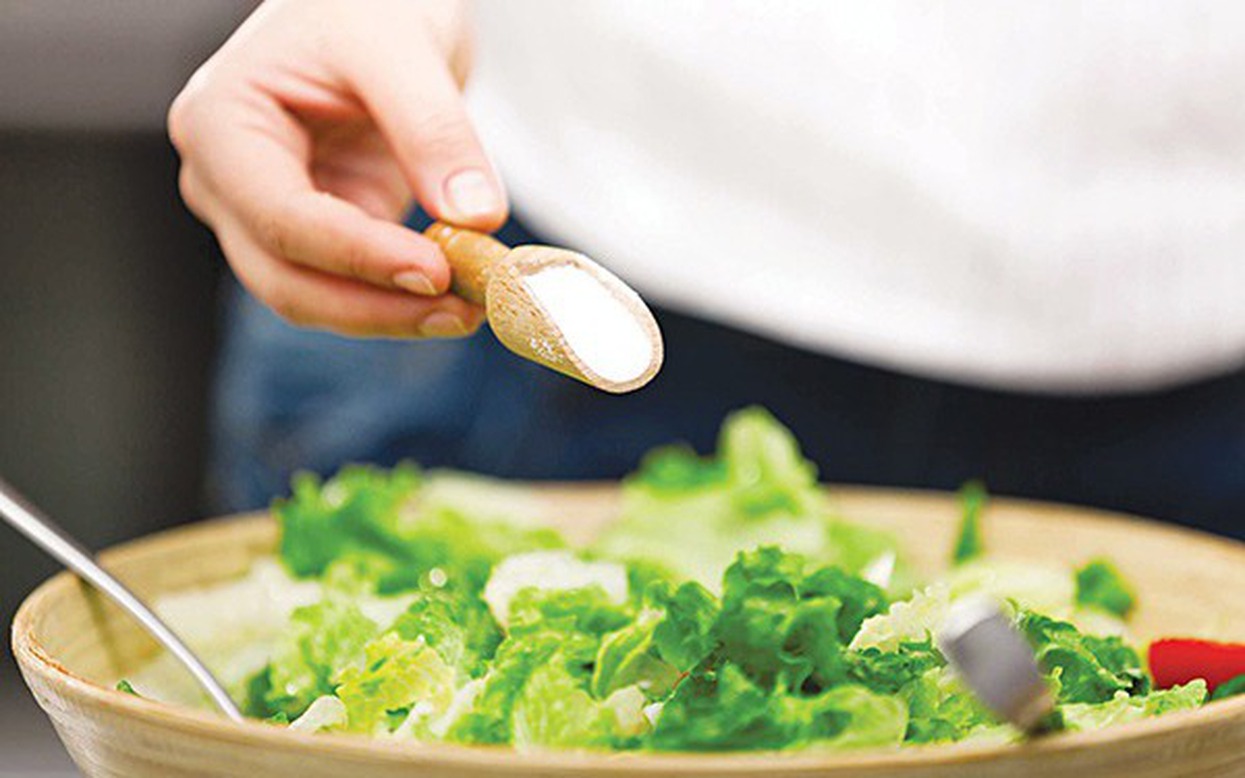 Ăn nhạt, uống nhiều nước: B&iacute; quyết tốt cho thận hay chỉ l&agrave; hiểu lầm của nhiều người?- Ảnh 1.