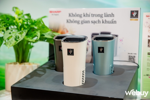 Cận cảnh máy lọc không khí SHARP lich truc tiep bong da ngoai hang anh: Kích thước gọn gàng, màu sắc nhẹ nhàng, đặc biệt công nghệ Plasmacluster ion diệt khuẩn 