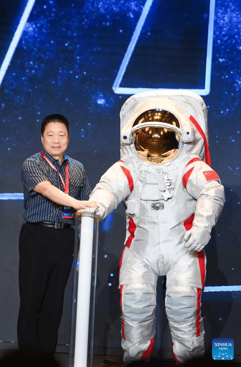 lich tuong thuat truc tiep bong da hom nay Quốc tiết lộ kế hoạch đưa con người lên Mặt Trăng cùng bộ đồ không gian đầy tinh xảo- Ảnh 5.