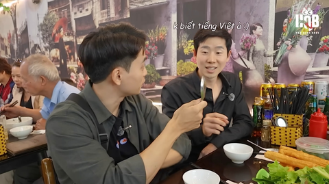 2 chàng trai Hàn Quốc "đấu khẩu" tiếng Việt trong chuyến food tour Hải Phòng, không ai chịu ai khiến dân tình cười đau bụng- Ảnh 4. 2 chàng nha cai hi88 Hàn Quốc "đấu khẩu" tiếng Việt trong chuyến food tour Hải Phòng, không ai chịu ai khiến dân tình cười đau bụng- Ảnh 4.
