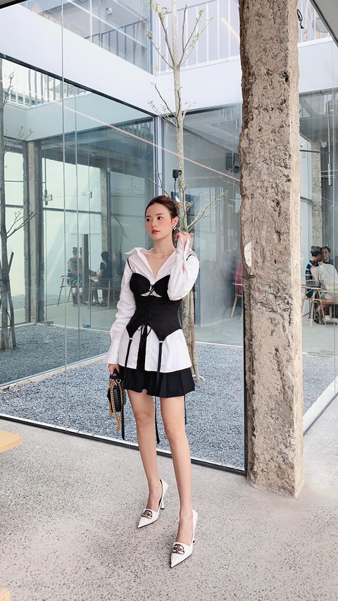 Style vợ phú nhị đại tương đồng của truc tiep bong da keo nha cai và Triệu Lộ Tư: vừa sang vừa thời thượng, nàng mê cũng khá dễ 