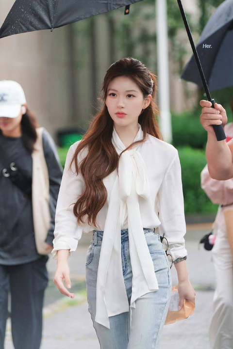 truc tiep bong da keo nha cai và Triệu Lộ Tư cùng sở hữu 1 phong cách, gọi chung là style "vợ tổng tài"- Ảnh 19.