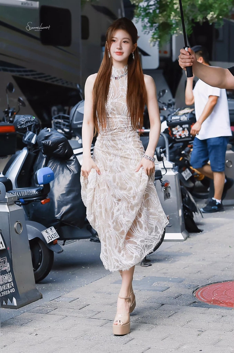 truc tiep bong da keo nha cai và Triệu Lộ Tư cùng sở hữu 1 phong cách, gọi chung là style "vợ tổng tài"- Ảnh 8.
