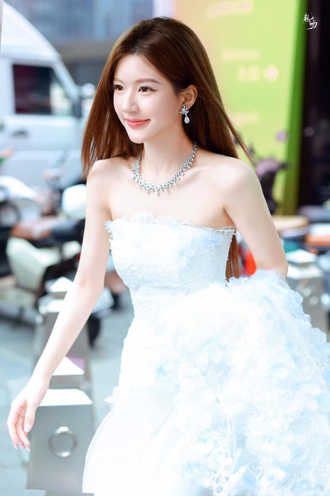 truc tiep bong da keo nha cai và Triệu Lộ Tư cùng sở hữu 1 phong cách, gọi chung là style "vợ tổng tài"- Ảnh 22.