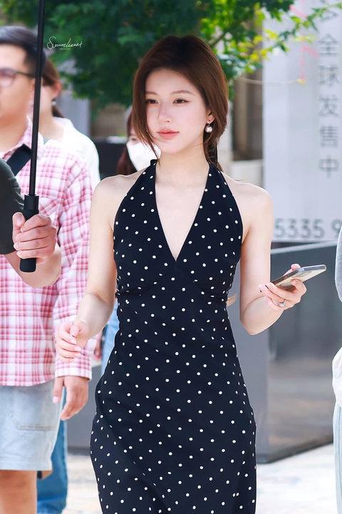 truc tiep bong da keo nha cai và Triệu Lộ Tư cùng sở hữu 1 phong cách, gọi chung là style "vợ tổng tài"- Ảnh 23.