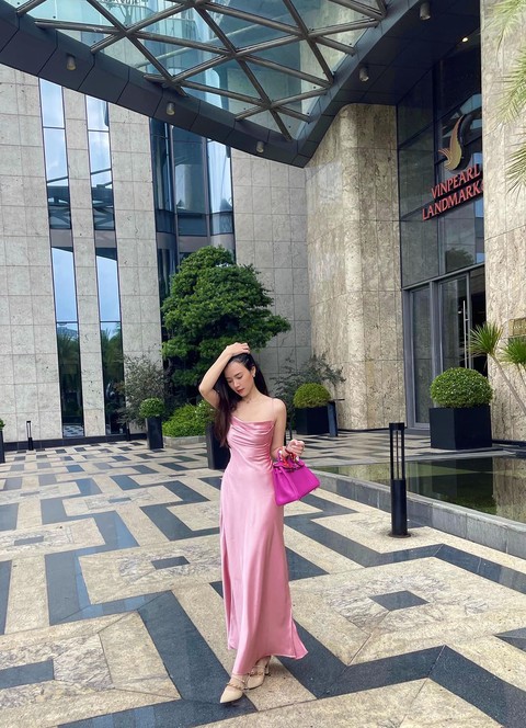 Style vợ phú nhị đại tương đồng của truc tiep bong da keo nha cai và Triệu Lộ Tư: vừa sang vừa thời thượng, nàng mê cũng khá dễ 