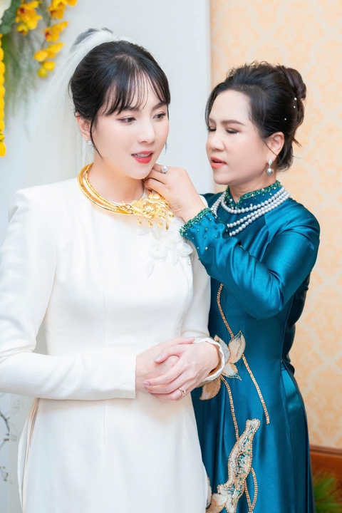 Dàn sính lễ thiếu gia Bắc Giang cưới bong da ket qua truc tiep Ngọc: Vòng vàng đỏ tay, mẹ chồng đích thân chuẩn bị 1 thứ!- Ảnh 5.