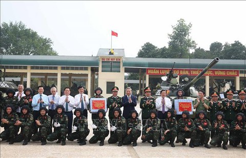 Tổng Bí thư: lich truc tiep bong da ngoai hang anh chủng Tăng thiết giáp phải thật sự xứng đáng là lực lượng đột kích mạnh- Ảnh 6.