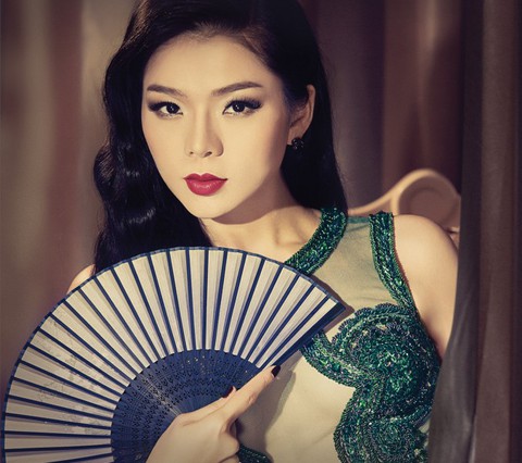 Nữ hoàng phòng trà sống lich bong da truc tiep biệt thự mặt tiền 600m2 ở TP.HCM cùng tình trẻ, một chiếc đèn giá vài tỷ- Ảnh 2.