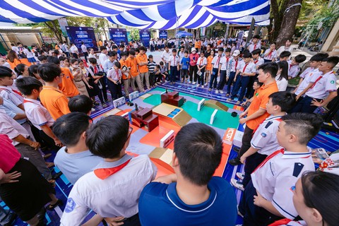 Ngày hội STEM Quảng Ngãi 2025: Trường THPT FPT Đà Nẵng tiên phong trong việc phát triển kỹ năng số và sáng tạo cho học sinh- Ảnh 1. Ngày hội STEM Quảng Ngãi 2025: Trường THPT FPT Đà Nẵng tiên phong k+ truc tiep bong da việc phát triển kỹ năng số và sáng tạo cho học sinh- Ảnh 1.