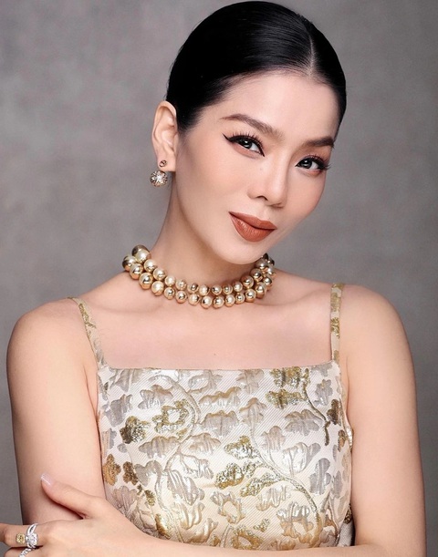 Mỹ nhân hóa điên Kim Ngân hỏi về nhà Lệ Quyên ở Mỹ- Ảnh 2. Mỹ nhân hóa điên mitom bong da truc tiep Ngân hỏi về nhà Lệ Quyên ở Mỹ- Ảnh 2.
