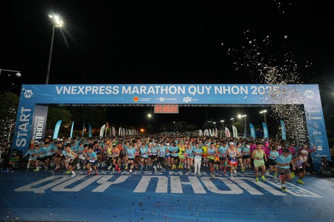 Khoảnh khắc đáng nhớ của các runner cùng hi88.com lừa đảo tại VnExpress Marathon Quy Nhơn 2025- Ảnh 2.