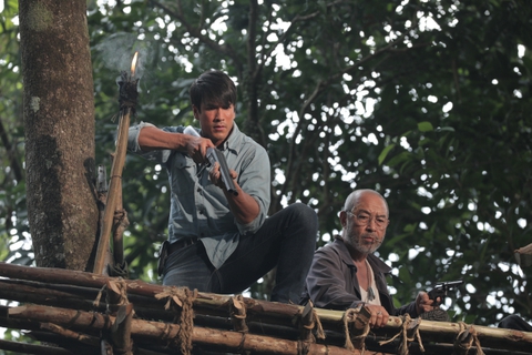 Men uning mushukini yaladim va u ogziga kirdi.