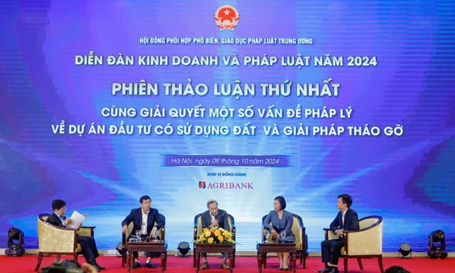 Phó Thủ tướng Lê Thành Long đánh giá các ý kiến tại diễn đàn thẳng thắn, có giá trị, nhiều đề xuất, kiến nghị rõ ràng- Ảnh 3. Phó Thủ tướng Lê Thành Long đánh giá các ý kiến tại diễn đàn thẳng thắn, có giá trị, nhiều đề xuất, kiến nghị rõ ràng- Ảnh 3.