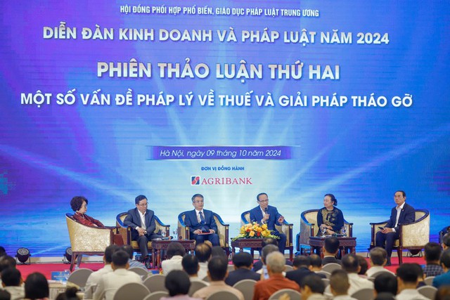 Phó Thủ tướng Lê Thành Long đánh giá các ý kiến tại diễn đàn thẳng thắn, có giá trị, nhiều đề xuất, kiến nghị rõ ràng- Ảnh 4. Phó Thủ tướng Lê Thành Long đánh giá các ý kiến tại diễn đàn thẳng thắn, có giá trị, nhiều đề xuất, kiến nghị rõ ràng- Ảnh 4.