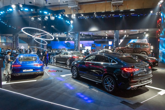 Chiêm ngưỡng dàn xe Mercedes-Benz mới nhất trị giá 150 tỷ tại Hà Nội: Có cả xe điện, xe hiệu suất cao, khu tiếp VIP- Ảnh 2. Chiêm ngưỡng dàn xe Mercedes-Benz mới nhất trị giá 150 tỷ tại Hà Nội: Có cả xe điện, xe hiệu suất cao, khu tiếp VIP- Ảnh 2.