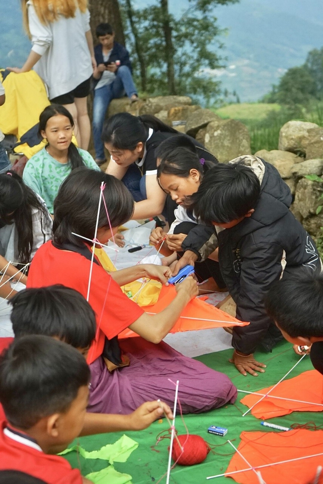 "Sắc màu trên mây" - dự án kết nối cộng đồng, phát triển và bảo tồn văn hóa bản địa- Ảnh 5.