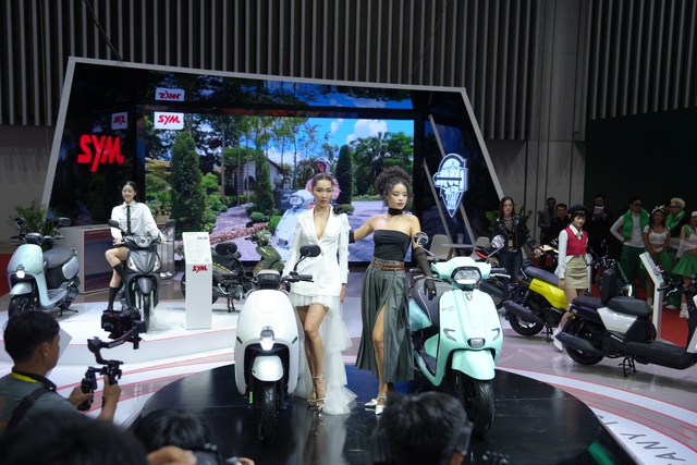 Hàng loạt mẫu xe máy xuất hiện tại Vietnam Motor Show 2024: Thiết kế hiện đại, màu sắc bắt mắt, nhiều mẫu phù hợp với phái nữ- Ảnh 4.