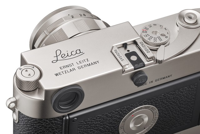 Leica kỷ niệm 70 năm ra mắt dòng M Series với chiếc máy ảnh mạ bạch kim, giá tới 23.000 USD- Ảnh 2.