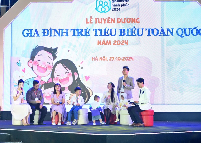 Vinh danh 10 “Gia đình trẻ hạnh phúc” năm 2024- Ảnh 1.