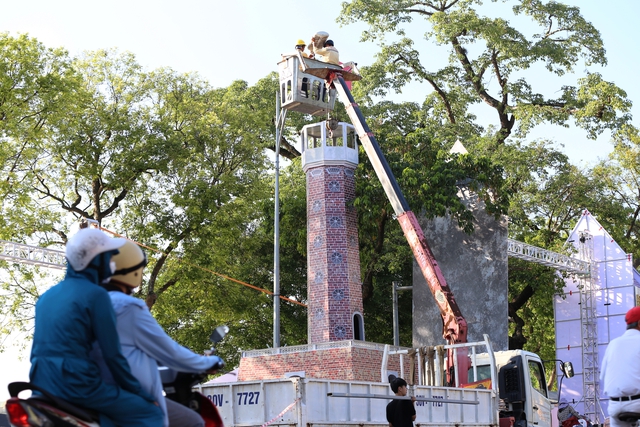 Hà Nội: Nhiều công trình tiêu biểu được tái hiện lại trên phố đi bộ Hồ Gươm- Ảnh 3.