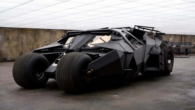 Fan Batman đã có thể mua Batmobile Tumbler: Giá quy đổi hơn 73 tỷ đồng, giới hạn 10 chiếc, thân xe làm từ vật liệu chống đạn, máy V8 6.2L mạnh 524 mã lực- Ảnh 1.