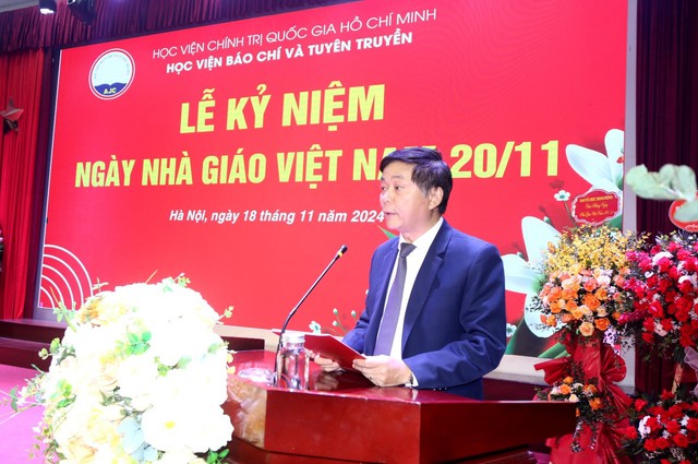 Học viện Báo chí và Tuyên truyền long trọng kỷ niệm 42 năm Ngày Nhà giáo Việt Nam- Ảnh 2.