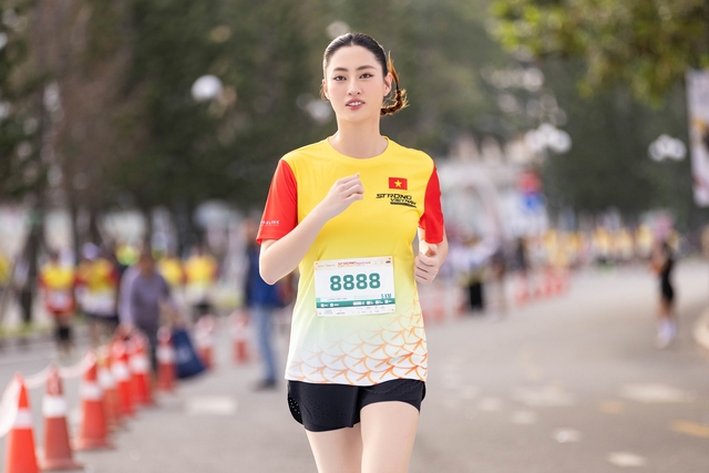 60 Nam vương thế giới, Hoa Á hậu tham gia Giải chạy Marathon quốc tế Strong Việt Nam 2024- Ảnh 6.