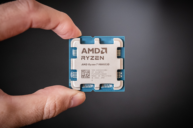 Ryzen 7 9800X3D: Hiệu năng quá ấn tượng, dân buôn đẩy giá gấp đôi sau khi cháy hàng toàn cầu- Ảnh 1.