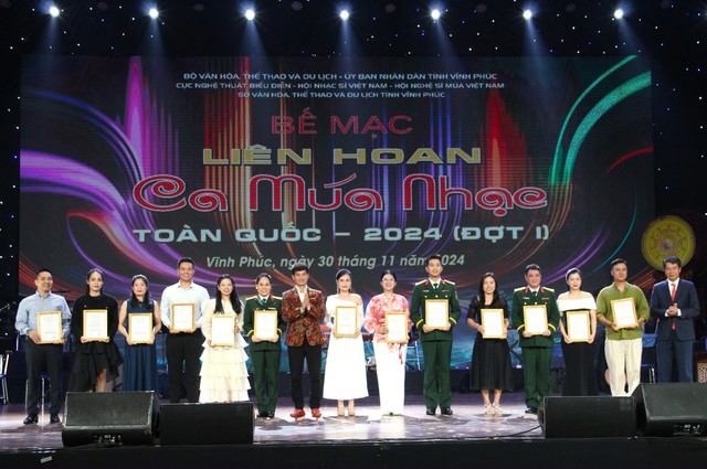 Nhà hát Ca múa nhạc Quân đội nhận nhiều Huy chương, Giải thưởng tại “Liên hoan Ca, Múa, Nhạc toàn quốc - 2024”- Ảnh 3.