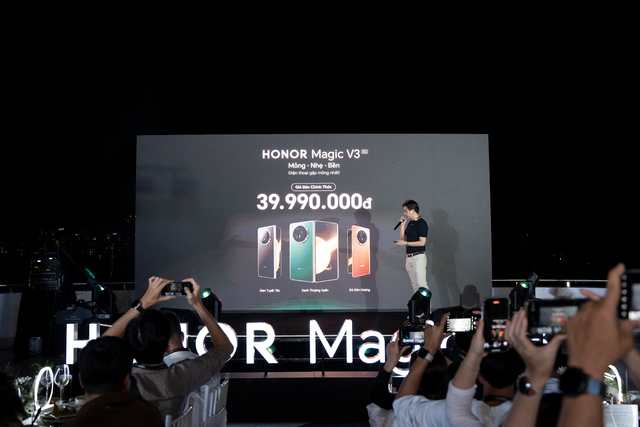 Chính thức lộ diện chiếc smartphone gập mỏng nhất thế giới - HONOR Magic V3: Chỉ 226g, mặt lưng làm từ sợi carbon, nhiều công nghệ đột phá- Ảnh 4. Chính thức lộ diện chiếc smartphone gập mỏng nhất thế giới - HONOR Magic V3: Chỉ 226g, mặt lưng làm từ sợi carbon, nhiều công nghệ đột phá- Ảnh 4.