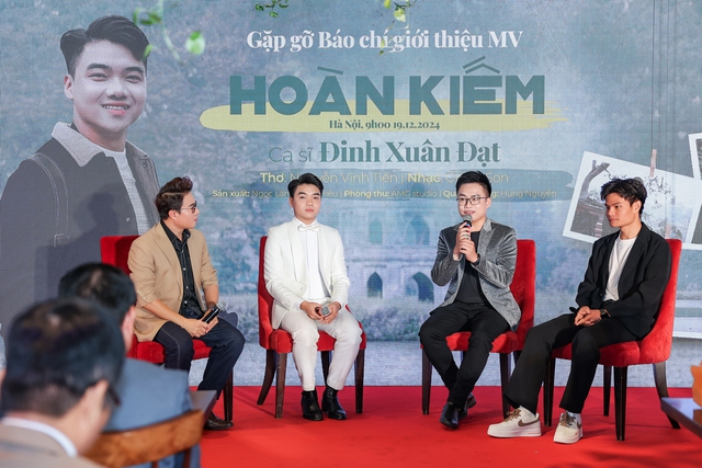 Đinh Xuân Đạt - Á quân Giọng hát hay Hà Nội 2024 thần tượng NSND Quang Thọ- Ảnh 5.