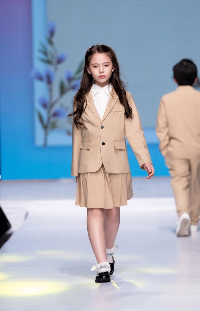 Vietnam Kids Fashion Week 2024 - "Tự tin tỏa sáng - Làm chủ tương lai"- Ảnh 11.