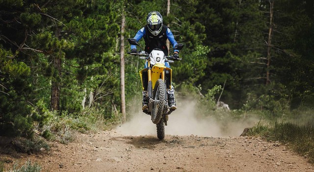 Suzuki DR-Z4S 2024: Sự hồi sinh của DR-Z400S sau 15 năm!- Ảnh 6. Suzuki DR-Z4S 2024: Sự hồi sinh của DR-Z400S sau 15 năm!- Ảnh 6.