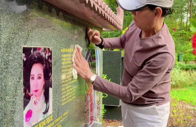 Tiết lộ về phần mộ NSND Thanh Kim Huệ: Khu đất đắt đỏ, c&oacute; tiền cũng kh&ocirc;ng mua được- Ảnh 1.