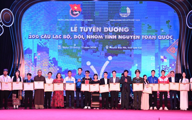 Trung ương Đoàn trao Giải thưởng Tình nguyện Quốc gia năm 2024 - Ảnh 4.