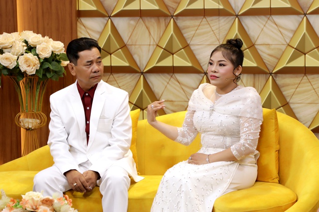 Nữ nghệ sĩ lấy chồng Việt kiều lớn hơn 24 tuổi: "Tôi nổi điên lên, hỏi anh, tôi đi làm như vậy đó"- Ảnh 2. Nữ nghệ sĩ lấy chồng Việt kiều lớn hơn 24 tuổi: "Tôi nổi điên lên, hỏi anh, tôi đi làm như vậy đó"- Ảnh 2.