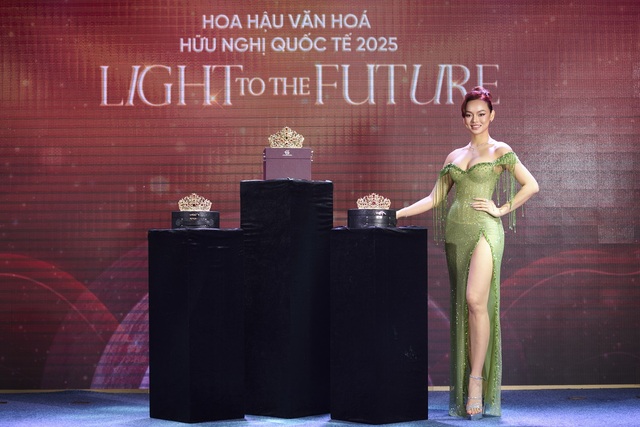 Mai Ngô ngồi ghế nóng chấm thi Hoa hậu Văn hóa Hữu nghị Quốc tế 2025- Ảnh 7.