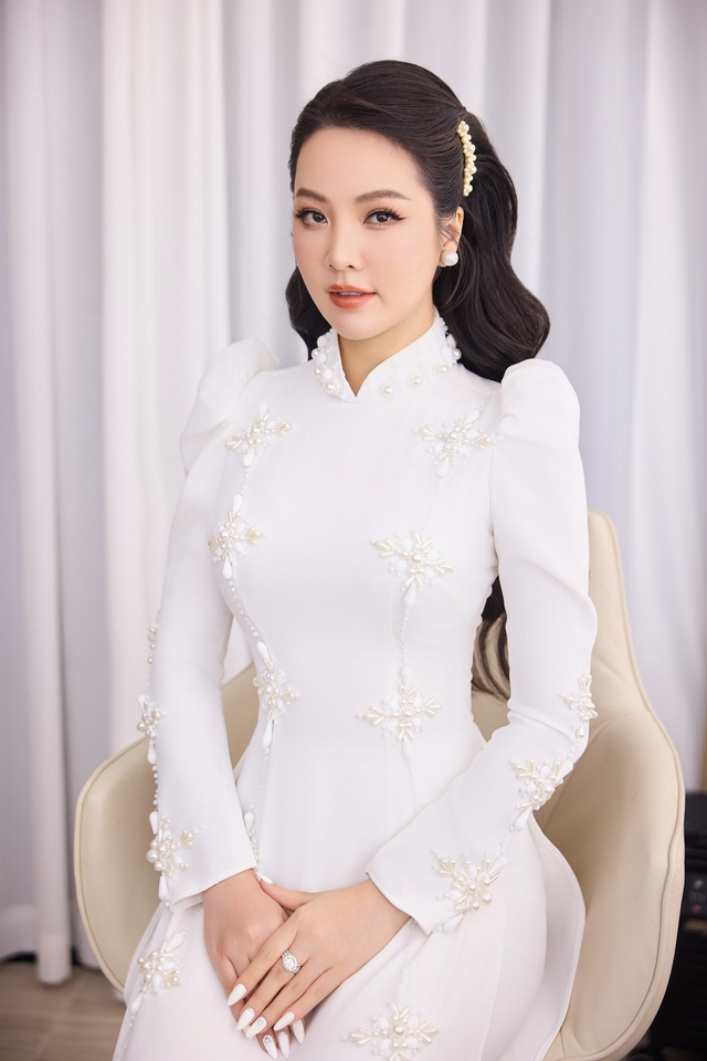 Á hậu Thụy Vân 4 lần dẫn lễ trao giải VinFuture: "Tôi cảm thấy tự hào"- Ảnh 6. Á hậu Thụy Vân 4 lần dẫn lễ trao giải VinFuture: "Tôi cảm thấy tự hào"- Ảnh 6.