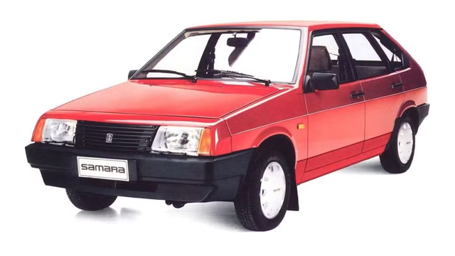 Porsche từng hỗ trợ làm xe cho… Lada vì thiếu tiền- Ảnh 4. Porsche từng hỗ trợ làm xe cho… Lada vì thiếu tiền- Ảnh 4.