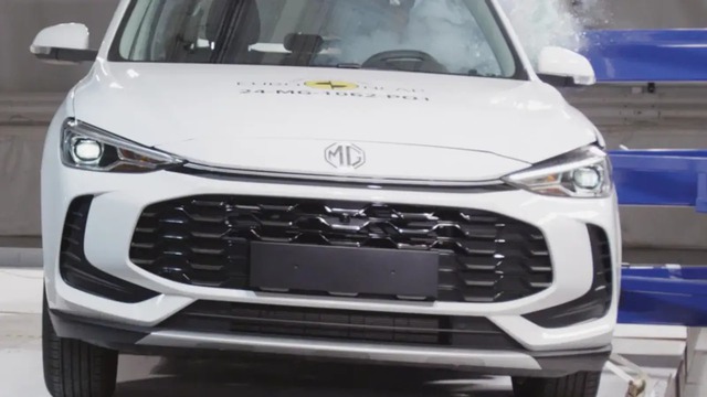 Đây là lý do MG ZS đời mới chờ về Việt Nam chỉ được 4 sao ANCAP: Không có túi khí giữa, phanh lùi khẩn cấp còn cần cải thiện- Ảnh 3. Đây là lý do MG ZS đời mới chờ về Việt Nam chỉ được 4 sao ANCAP: Không có túi khí giữa, phanh lùi khẩn cấp còn cần cải thiện- Ảnh 3.