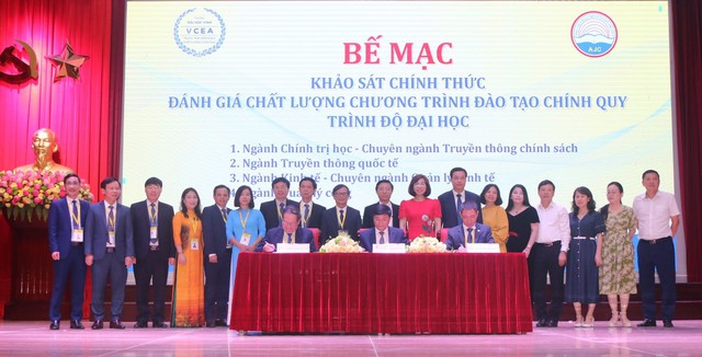 Bế mạc khảo sát chính thức đánh giá chất lượng chương trình đào tạo của Học viện Báo chí và Tuyên truyền - Ảnh 5.